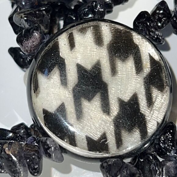 EsMor Triple Strand Chip Bead Bracelet - Lead & Cadmium Free - Picture 7 of 9
